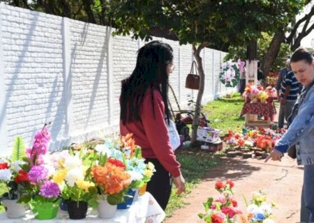 EM DOURADOS AS INSCRIÇÕES PARA AMBULANTES PARA O DIA DE FINADOS NO CEMITÉRIO SERÁ NOS DIAS 24 E 25