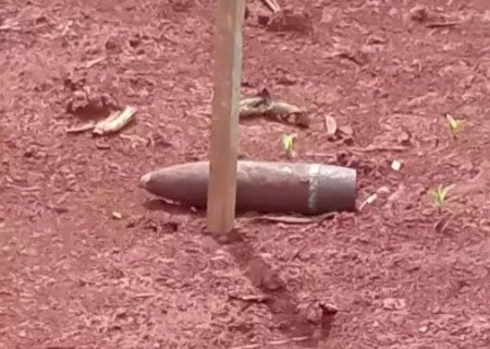 ADMINISTRADOR ENCONTRA BOMBA EM FAZENDA E ACIONA A POLÍCIA; NINGUÉM SE FERIU