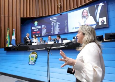 LIA NOGUEIRA DEFENDE MELHORIAS PARA A COMUNIDADE ESCOLAR DE DOURADINA