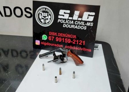 SUSPEITO DE MATAR HOMEM EM CONVENIÊNCIA SE APRESENTA E ALEGA LEGÍTIMA DEFESA