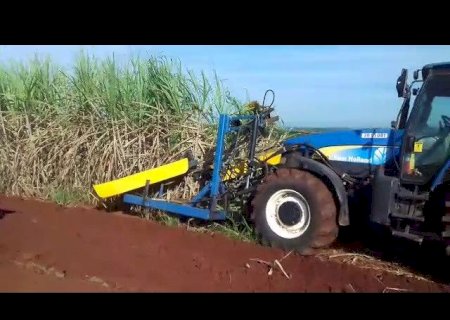 HOMEM MORRE SUGADO POR TRITURADOR DE CANA ACOPLADA EM TRATOR