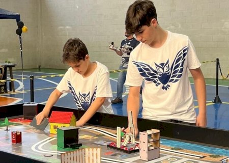 ALUNOS PARTICIPAM DE TORNEIO DE ROBÓTICA FOCADO EM ÁGUA, ALIMENTAÇÃO E SUSTENTABILIDADE