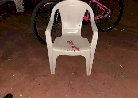 JOVEM É ESFAQUEADA NO PESCOÇO PELO EX-NAMORADO E SOCORRIDA EM ESTADO GRAVE