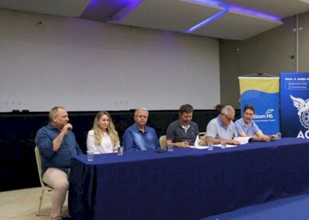 ENTIDADES ASSINAM ACORDO TRABALHISTA E PREPARAM HORÁRIO DO COMÉRCIO PARA O FIM DE ANO