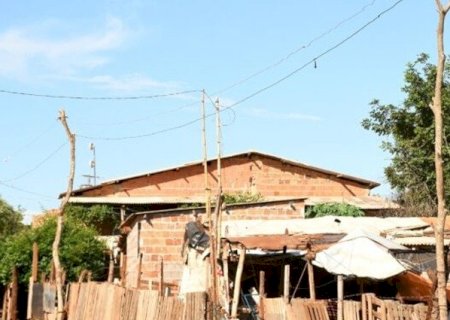 DOURADOS TEM CINCO FAVELAS E QUASE 2 MIL PESSOAS MORANDO NELAS, APONTA IBGE