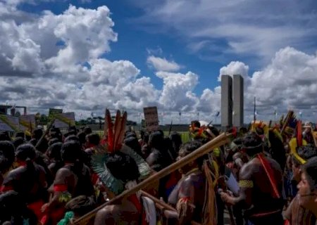 BANCADA EVANGÉLICA ATACA OS POVOS INDÍGENAS NO CONGRESSO NACIONAL
