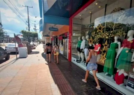 HORÁRIO ESPECIAL DO COMÉRCIO PARA FIM DE ANO COMEÇA A MANHÃ EM DOURADOS