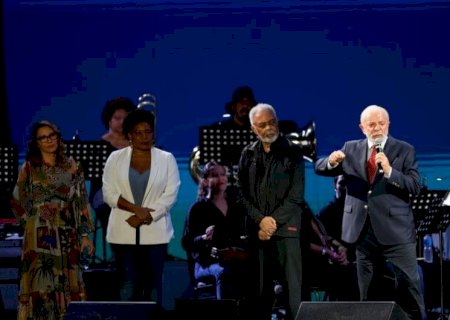 LULA PROMETE ZERAR FOME NO PAÍS ATÉ FIM DO MANDATO