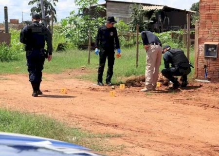 JOVEM DE 24 ANOS É MORTO APÓS SER BALEADO POR DUPLA EM FRENTE DE CASA
