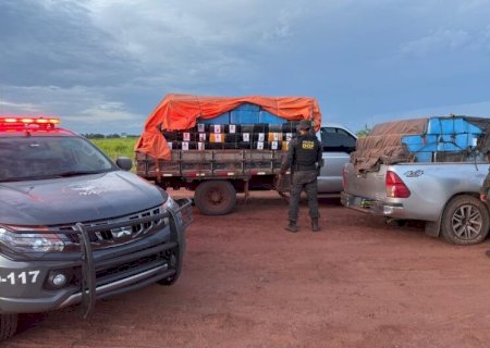MOTORISTAS ABANDONAM CAMINHONETES COM MAIS DE 10 TONELADAS DE MACONHA