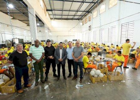 PREFEITURA E CONSELHO VIABILIZAM UNIFORMES EM PROGRAMA DE RESSOCIALIZAÇÃO