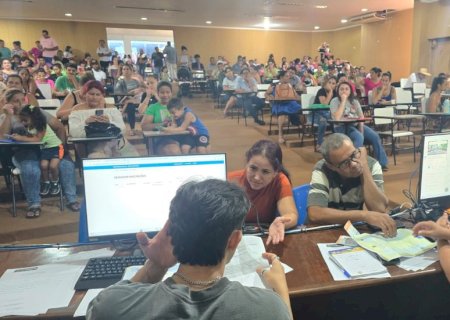 EM DOURADOS, CENTRAL DE MATRÍCULA ACOLHE PAIS EM BUSCA DE VAGAS PARA ALUNOS REMANESCENTES
