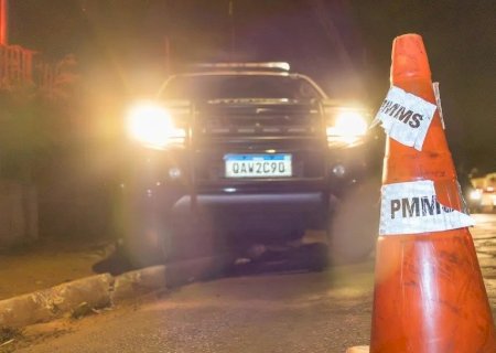 NOVA ALVORADA DO SUL POLÍCIA PRENDE MOTORISTA BÊBADO APÓS COLISÃO COM CARRO NA IRINEU DE SOUZA