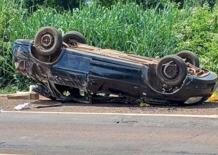 CARRO CAPOTA E MOTORISTA MORRE A CAMINHO DE CAMPO GRANDE NA BR-262