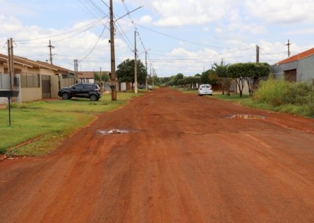 OBRAS DE PAVIMENTAÇÃO EM BAIRROS DE DOURADOS IMPULSIONA O DESENVOLVIMENTO URBANO