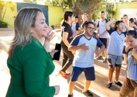 LIA NOGUEIRA TEM MANDATO DESTACADO PELA DEFESA DOS DIREITOS DAS PESSOAS ATÍPICAS