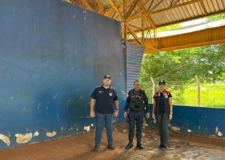 APÓS AÇÃO DO INSPETOR CABRAL, QUADRA EM RISCO DE DESABAMENTO NA ESCOLA FRANKLIN LUIZ AZAMBUJA É INTERDITADA