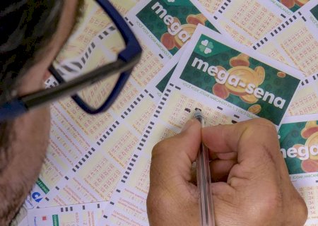 SEM APOSTADORES, PRÊMIO ACUMULA E MEGA-SENA VAI PAGAR R$ 15 MILHÕES
