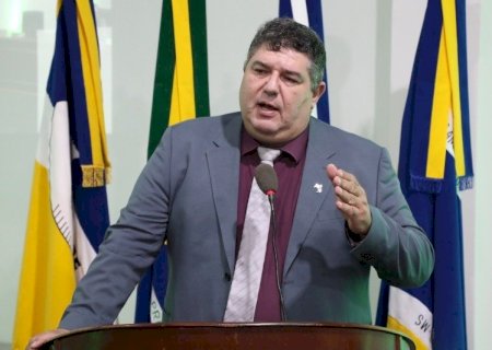 YURI INTERVÉM PELO RECAPEAMENTO TOTAL DO CAMPO DOURADO, 4º PLANO E ÁGUA BOA