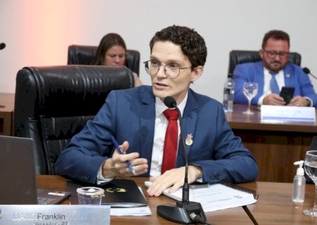 FRANKLIN COBRA PREFEITURA POR PAGAMENTOS ATRASADOS DO PROJETO RENASCE