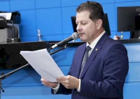 RENATO CÂMARA SOLICITA PAVIMENTAÇÃO E REDE TRIFÁSICA; DEPUTADO VOTA A FAVOR DE REAJUSTE