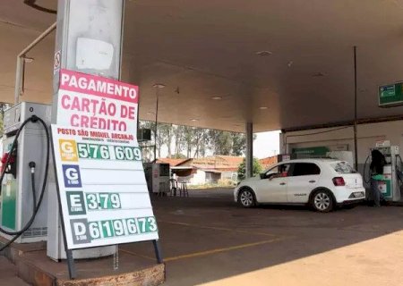 DOIS POSTOS DE COMBUSTÍVEIS SÃO INTERDITADOS APÓS FISCALIZAÇÃO