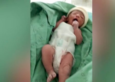 MULHER DA À LUZ SOZINHA EM BANHEIRO DE HOSPITAL; PAI DENUNCIA FALTA DE ATENDIMENTO