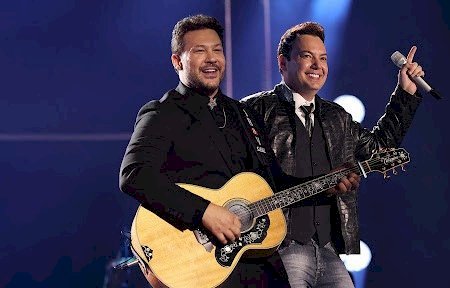 ANIVERSÁRIO DE LAGUNA CARAPÃ TERÁ SHOW DA DUPLA JOÃO BOSCO & VINICIUS