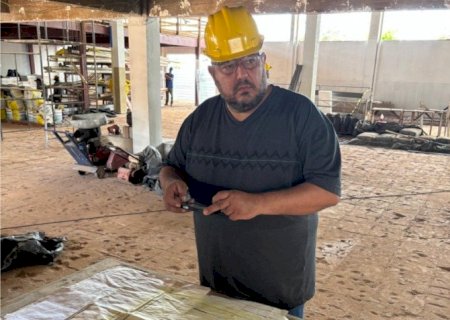 APÓS IRREGULARIDADES, YURI PEDE SUSPENSÃO DA OBRA DE REFORMA DA CÂMARA DE DOURADOS