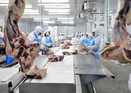 SERVIÇOS E INDÚSTRIA PUXAM FILA E DOURADOS ABRE MAIS DE 500 NOVOS POSTOS DE TRABALHO
