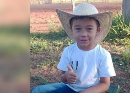 'LUTANDO PELA VIDA', DIZ FAMÍLIA DE CRIANÇA ENVOLVIDA EM ACIDENTE COM MORTE NA BR-163 EM DOURADOSDiego Valdir Gomes Miranda perdeu o irmão Carlos Riquelme Gomes no mesmo acidente