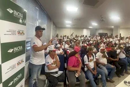 MANIFESTANTES DESOCUPAM SEDE DO INCRA E LIBERAM RODOVIAS APÓS REUNIÃO