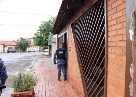 SUSPEITO É FERIDO COM MARRETADAS DURANTE TENTATIVA DE FURTO DE FIOS