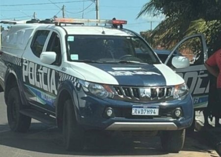MULHER DESMAIA NA CALÇADA APÓS SER ESPANCADA PELO COMPANHEIRO