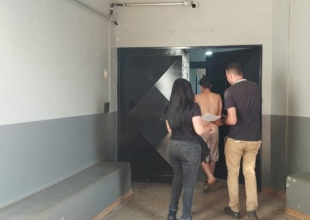 ADOLESCENTE QUE MATOU HOMEM COM FACADA EM DOURADOS É LEVADO PARA A UNEI