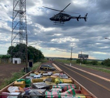 MOTORISTA É PRESO COM MACONHA ESCONDIDA SOB CARGA DE MILHO