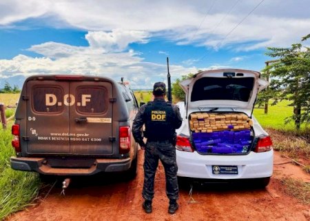 DURANTE FUGA, TRAFICANTE ABANDONA VEÍCULO COM R$ 1,1 MILHÃO EM DROGAS