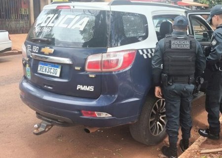 AMOSTRADINHO' EMPINA MOTO NA FRENTE DA POLÍCIA E É PRESO