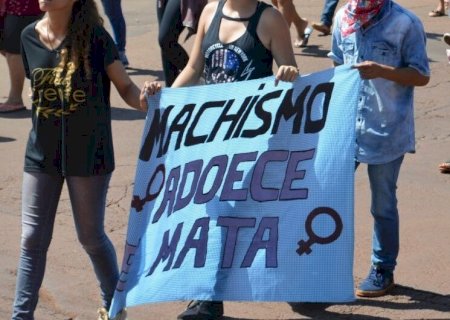 DIA INTERNACIONAL DA MULHERFEMINICÍDIOS: CRIMES BRUTAIS EVIDENCIAM DESAFIOS NA PROTEÇÃO DAS MULHERES EM DOURADOS