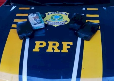 MULHER É PRESA DIRIGINDO VEÍCULO COM COCAÍNA PELA RODOVIA BR-267