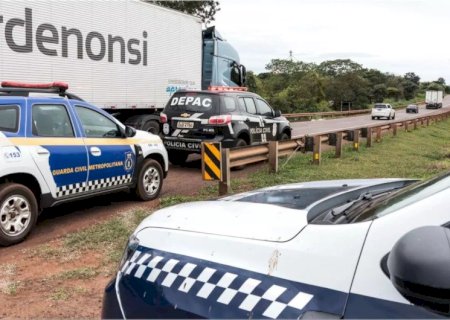 HOMEM ENCONTRADO MORTO AS MARGENS DE RIO É IDENTIFICADO E POLÍCIA INVESTIGA HOMICÍDIO