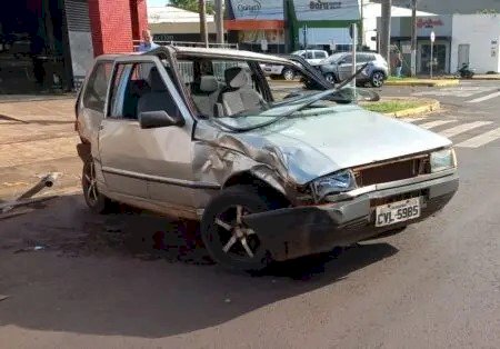 EM DOURADOS, FIAT UNO INVADE PREFENCIAL E COLIDE EM JEEP; CRIANÇA É SOCORRIDA