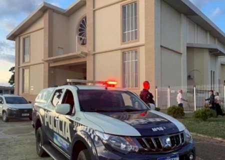 HOMEM FICA INDIGNADO POR QUERER ‘REZAR’ E ENCONTRAR A IGREJA FECHADA