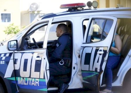 MULHER É DETIDA APÓS EXPOR PARTES ÍNTIMAS EM RODOVIÁRIA DE DEODÁPOLIS