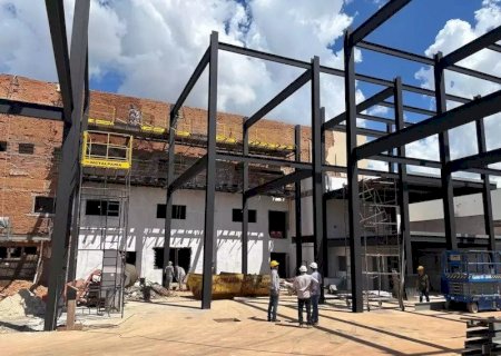 MUNICÍPIO PODE ASSUMIR CONSTRUÇÃO DE NOVA CÂMARA