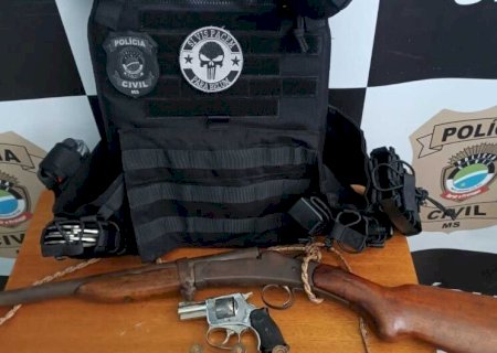 SUSPEITO DE ESFAQUEAR COLEGA DE TRABALHO É PRESO E ARMAS APREENDIDAS