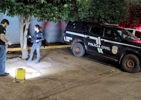 JOVEM É EXECUTADO A TIROS ENQUANTO BEBIA COM AMIGOS EM CONVENIÊNCIA