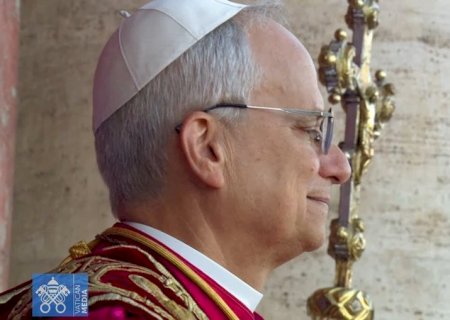 O QUE O NOVO PAPA PENSA SOBRE A POPULAÇÃO LGBT?