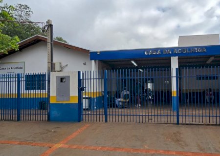 CASA DA ACOLHIDA OPERA COM CAPACIDADE MÁXIMA PARA PROTEGER DO FRIO INTENSO