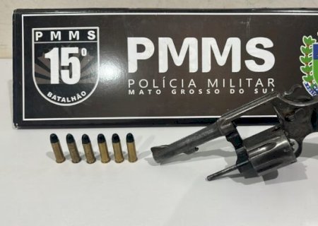 HOMEM MONITORADO POR TORNOZELEIRA ELETRÔNICA É DETIDO EM BAR DURANTE A MADRUGADA